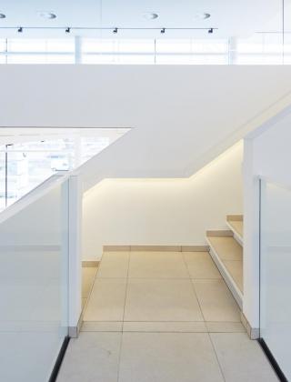 BMW Van Osch hasselt gebouwd door bouwbedrijf Mathieu Gijbels interieur inspiratie