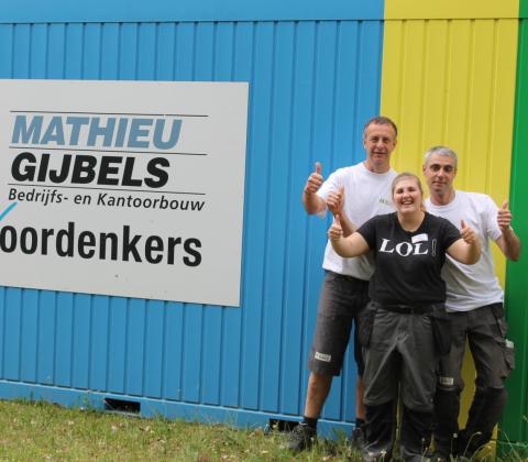 Mathieu Gijbels afscheids LetsCo stagiaires Femke en magazijnploeg