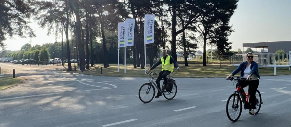 Bouwbedrijf Mathieu Gijbels organiseert eerste editie Fiets naar het Werk Dag en zamelt zo €1.000 in voor Een Hart voor Limburg