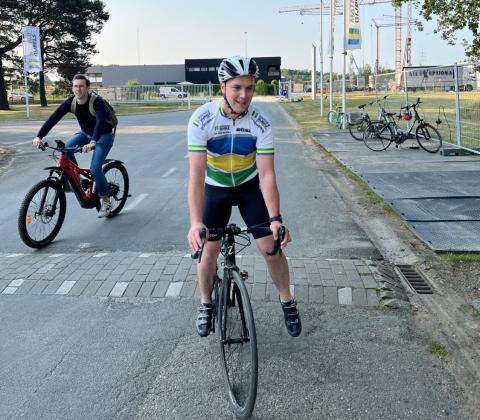 Bouwbedrijf Mathieu Gijbels organiseert eerste editie Fiets naar het Werk Dag en zamelt zo €1.000 in voor Een Hart voor Limburg