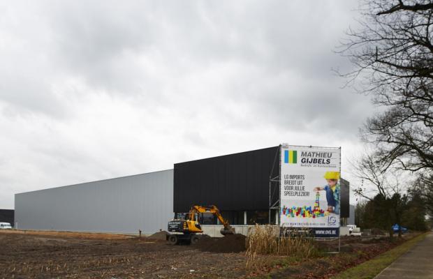 LG Imports te Beerse. Een project van Mathieu Gijbels en Orens - Van Grimbergen Architecten