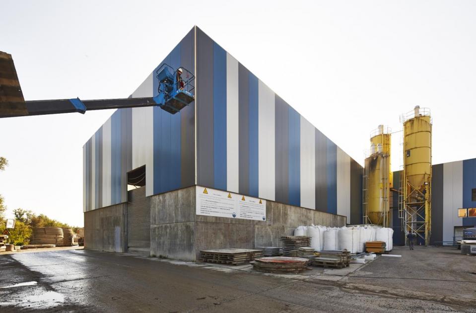 Ecobeton, uitbreiding, productiehal, werkplaats, magazijn, luifels, mathieu gijbels, sint-truiden