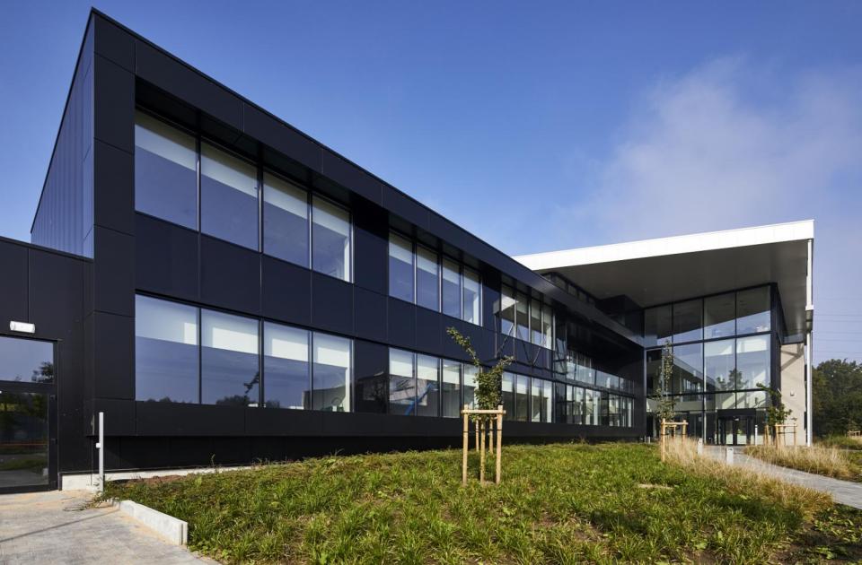 limtec+ diepenbeek gebouw door de voordenkers bouwbedrijf mathieu gijbels limburg technologie