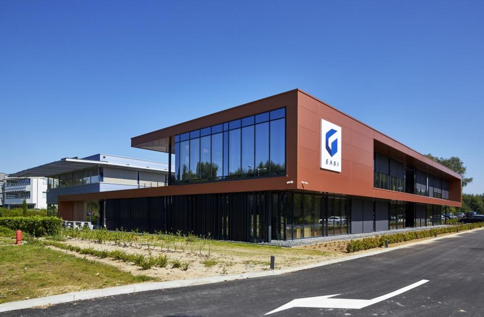 Easi Nijvel - Mathieu Gijbels - industriebouw - kantoorbouw - bouwbedrijf limburg
