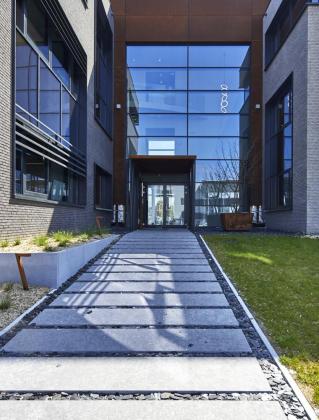 Axis Cubics, Mont Saint Guibert, staalbouw, betonbouw, mathieu gijbels, nieuwbouw