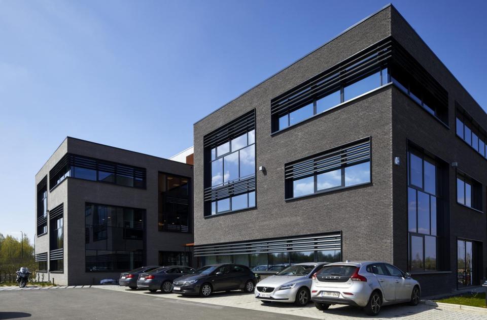 Axis Cubics, Mont Saint Guibert, staalbouw, betonbouw, mathieu gijbels, nieuwbouw