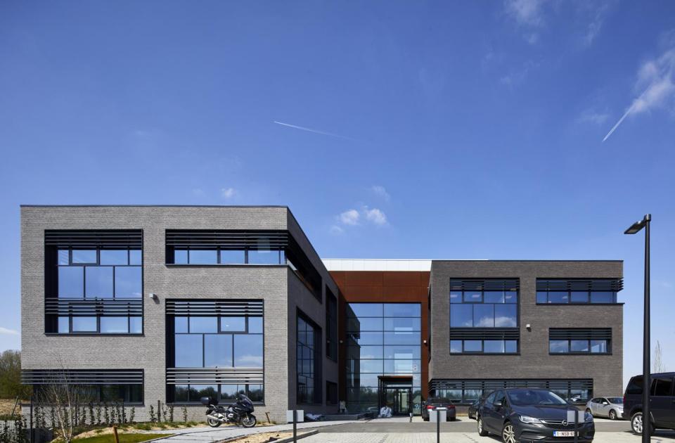 Axis Cubics, Mont Saint Guibert, staalbouw, betonbouw, mathieu gijbels, nieuwbouw