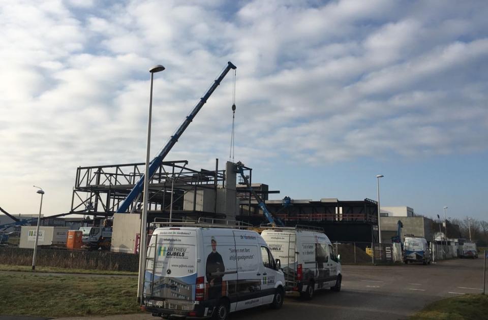 Schoeffaerts afwerking en interieur, nieuwbouw, staalbouw, diepenbeek, mathieu gijbels, bouw, 