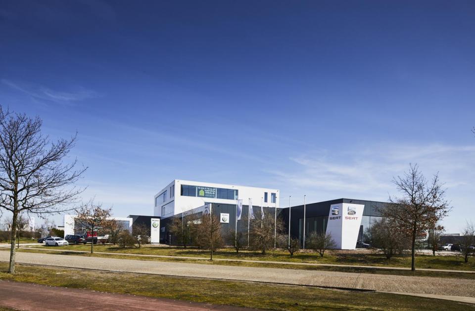 garage delorge lommel volkwagen skoda seat nieuwbouw bouwbedrijf mathieu gijbels limburg oudsbergen