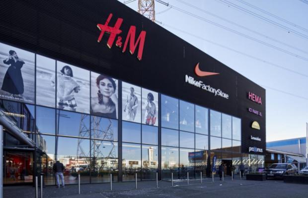 En décembre 2017 a été inauguré en grande pompe le zoning commercial rénové A12 Shopping à Schelle. Le site a été agrandi pour accueillir 5 nouvelles enseignes : HEMA, ICI Paris XL, Leonidas, Panos et Proximus.