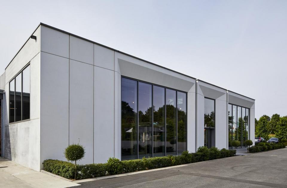 Vitralux, Renovatie, showroom, mathieu gijbels, betonbouw, staalbouw, 