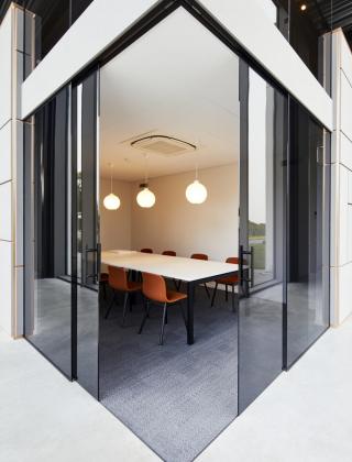 Vitralux, Renovatie, showroom, mathieu gijbels, betonbouw, staalbouw, 