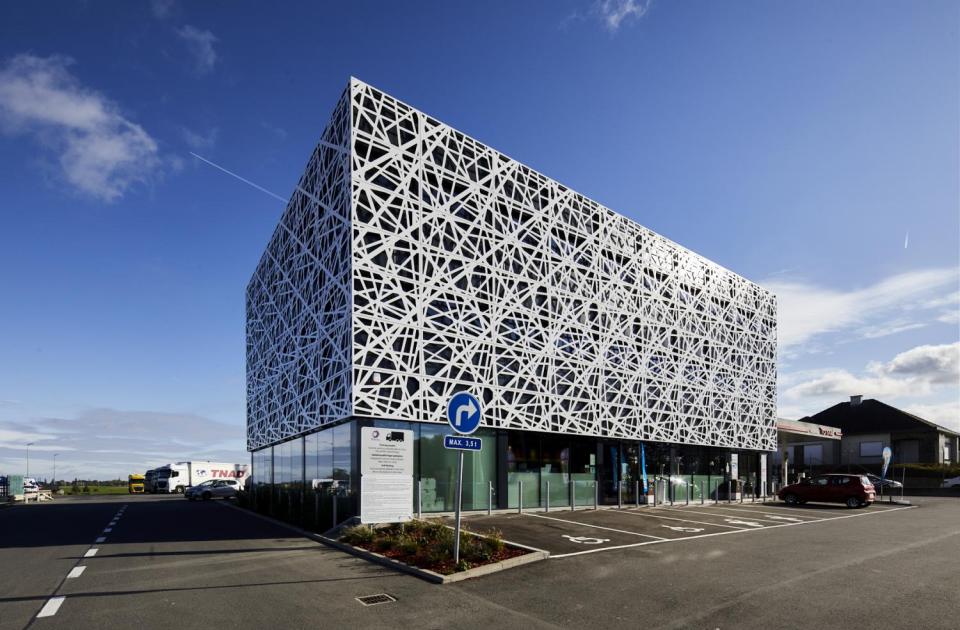 hognoul, easy energy, easy cube, businesslife, flexdesk, nieuwbouw, total, tankstation, mathieu gijbels, bouwbedrijf, aannemer
