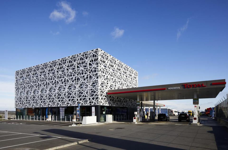 hognoul, easy energy, easy cube, businesslife, flexdesk, nieuwbouw, total, tankstation, mathieu gijbels, bouwbedrijf, aannemer