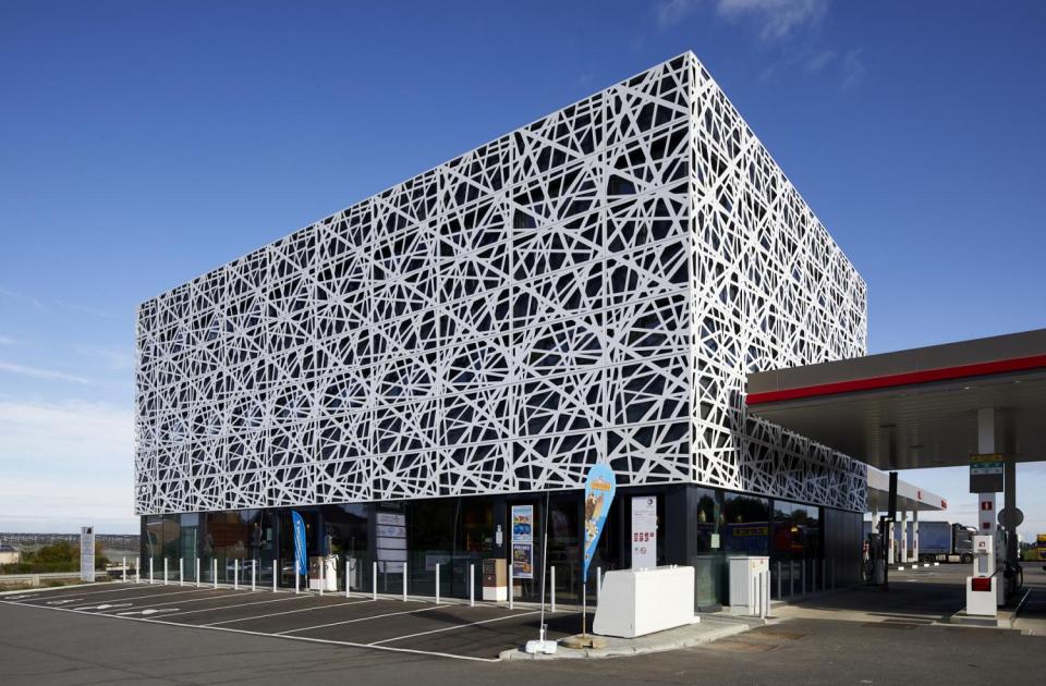 hognoul, easy energy, easy cube, businesslife, flexdesk, nieuwbouw, total, tankstation, mathieu gijbels, bouwbedrijf, aannemer
