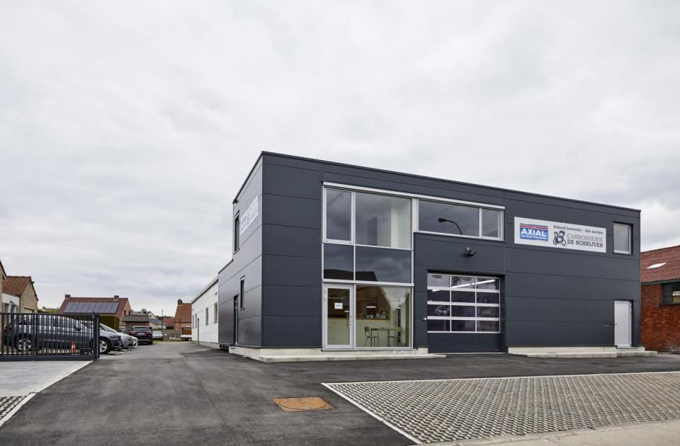 carrosserie bedrijf de schrijver ursel auto renovatie uitbreiding gebouw bouwbedrijf mathieu gijbels limburg oudsbergen