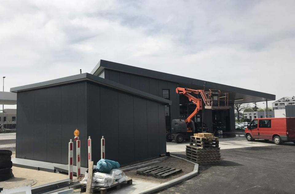 garage en carwash reidanus nieuwbouw gent door limburg bouwbedrijf mathieu gijbels werf werken in uitvoering