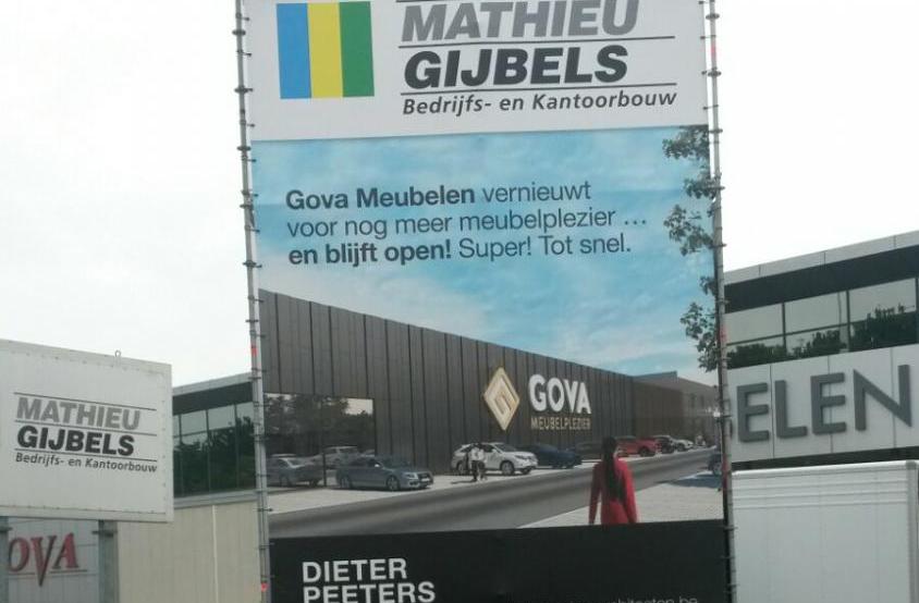 gova meubelen lier gevel renovatie inkom bouwbedrijf mathieu gijbels limburg oudsbergen werf publiciteit totem reclame