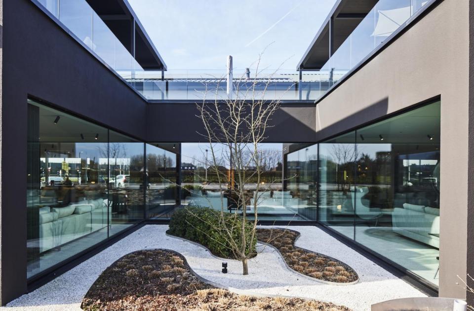 Cockaert design, meise, uitbreiding, mathieu gijbels bouwbedrijf, winkelpand