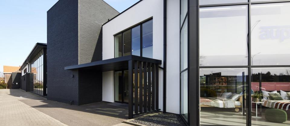 Cockaert design, meise, uitbreiding, mathieu gijbels bouwbedrijf, winkelpand