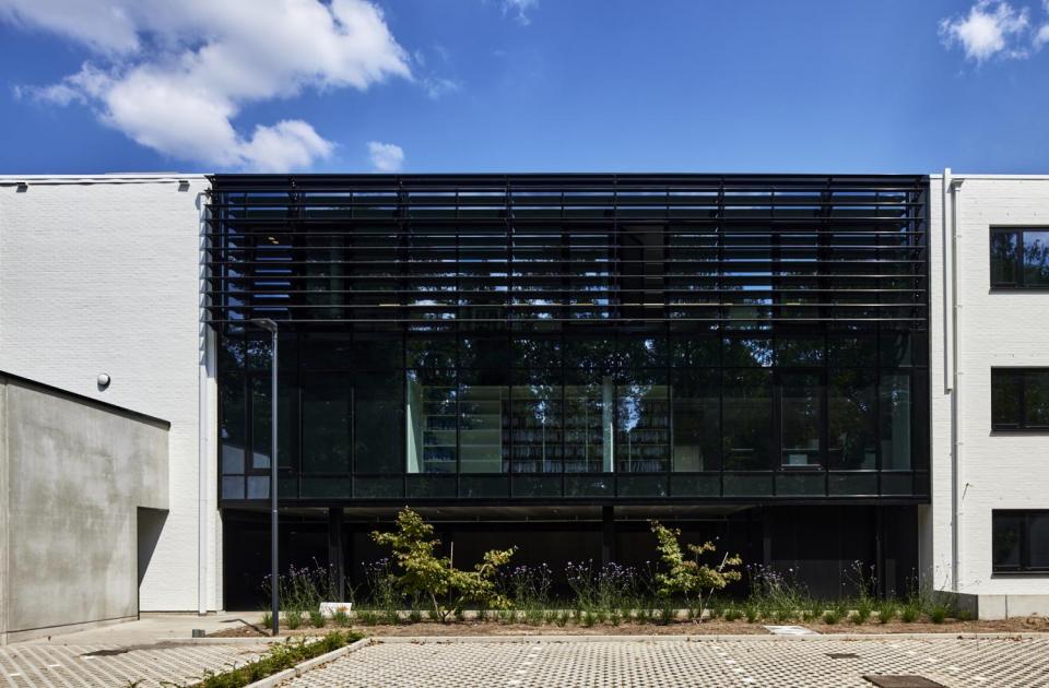 consenso advocatenbureau, genk limburg, nieuwbouw, bouwbedrijf mathieu gijbels, renovatiewerken, renovatie, kantoorgebouw