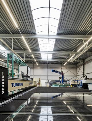 Meyvaert, interieur glas, balustradeglas, keramische tafelbladen, GMC, Dok Noord, Gent, Mathieu Gijbels, Opglabbeek, Oudsbergen, nieuwbouw, bouwen