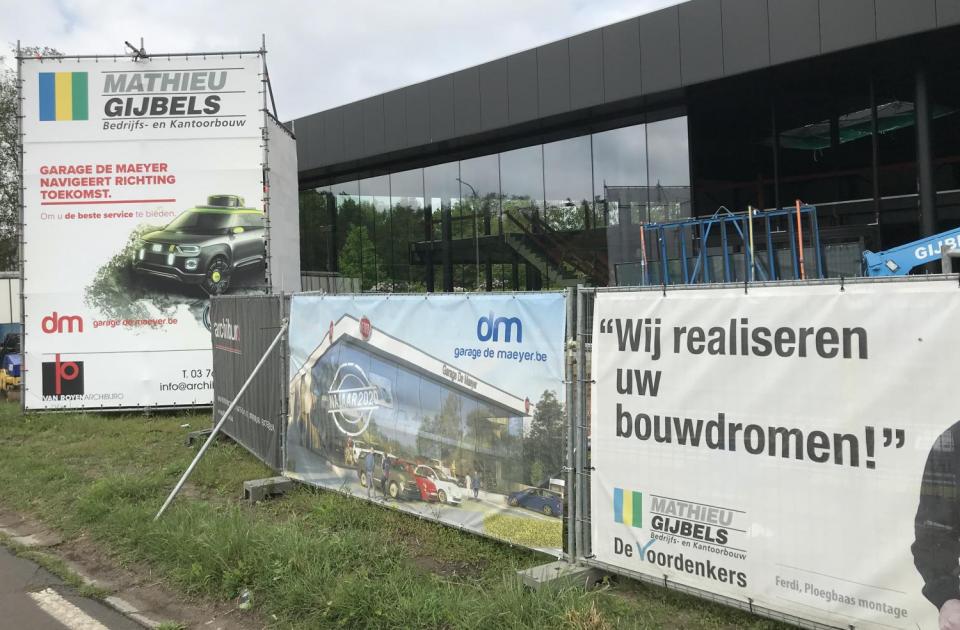 Garage De Maeyer, Garagebouw, Nieuwbouw, Mathieu Gijbels, Sint-Niklaas, showroom, De Voordenkers