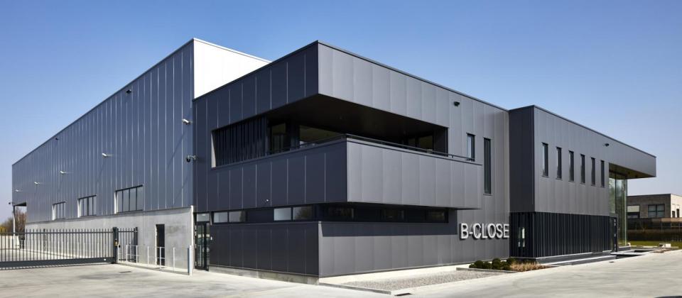 B-Close , vorkheftrucks, nieuwbouw, kantoorgebouw, staalbouw, namen, mathieu gijbels, de voordenkers