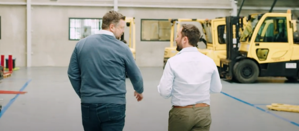 B-Close , vorkheftrucks, nieuwbouw, kantoorgebouw, staalbouw, namen, mathieu gijbels, de voordenkers