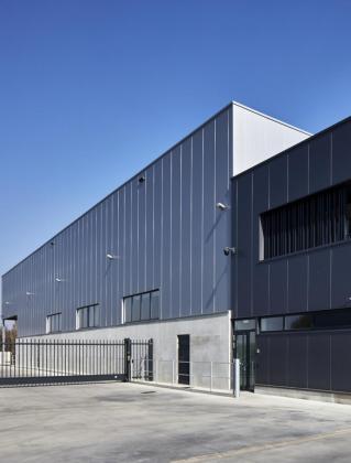 B-Close , vorkheftrucks, nieuwbouw, kantoorgebouw, staalbouw, namen, mathieu gijbels, de voordenkers