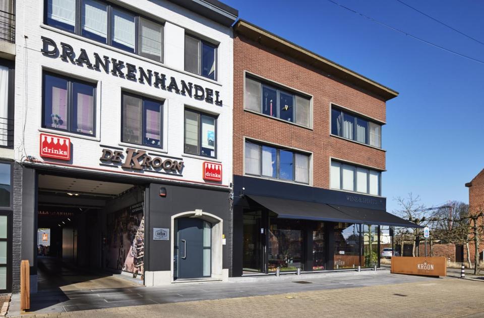 De Kroon drankenhal wijnegem, mathieu gijbels - winkelpand, magazijn bouwen, renovatie, uitbreiding bedrijfsgebouw