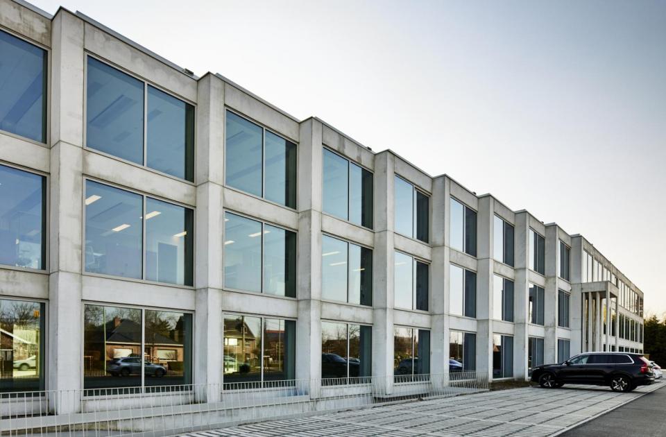 Office park Lokeren, Mathieu gijbels, Van De voorde invest, kantoorgebouw, nieuwbouw, kantoren in lokeren,