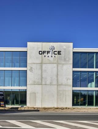 Office park Lokeren, Mathieu gijbels, Van De voorde invest, kantoorgebouw, nieuwbouw, kantoren in lokeren,