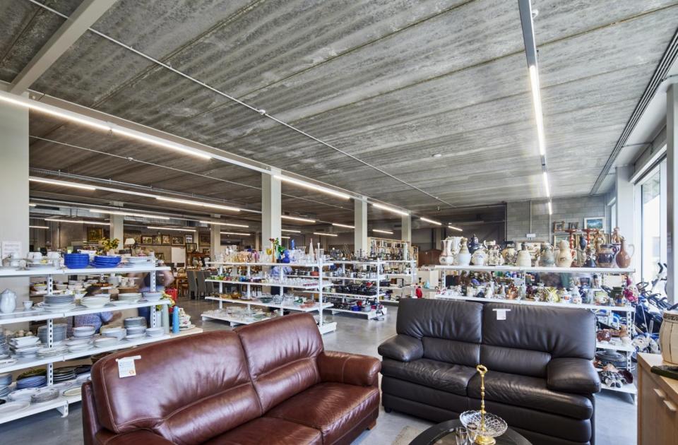 Kringloopwinkel Vites, Televil, Sint-Pieters-Leeuw, nieuwbouw, HUB, winkelpand, winkel bouwen, retailbouw, bedrijfsgebouw, staalbouw, betonbouw