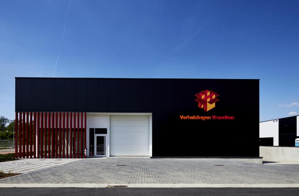Vrancken Verhuizingen, Mathieu Gijbels, Nieuwbouw, bedrijvenpark Heros Hasselt, Bedrijfsgebouw, opslagruimte