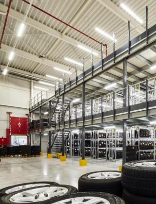 Bandenpunt, delorge group, mathieu gijbels, nieuwbouw, staalbouw, betonbouw, bedrijfsgebouw, opslagruimte
