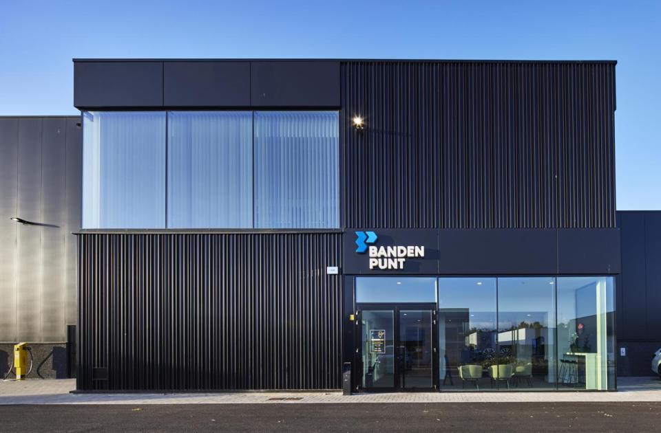 Bandenpunt, delorge group, mathieu gijbels, nieuwbouw, staalbouw, betonbouw, bedrijfsgebouw, opslagruimte