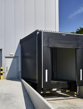 Analis suarlee, mathieu gijbels, nieuwbouw, bedrijfsgebouw bouwen, bouwbedrijf limburg, bouwteam, industriebouw
