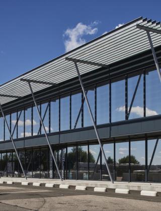 Joris ide, isometall Manhay, mathieu gijbels, nieuwbouw, industriebouw, bedrijfsgebouw, staalbouw