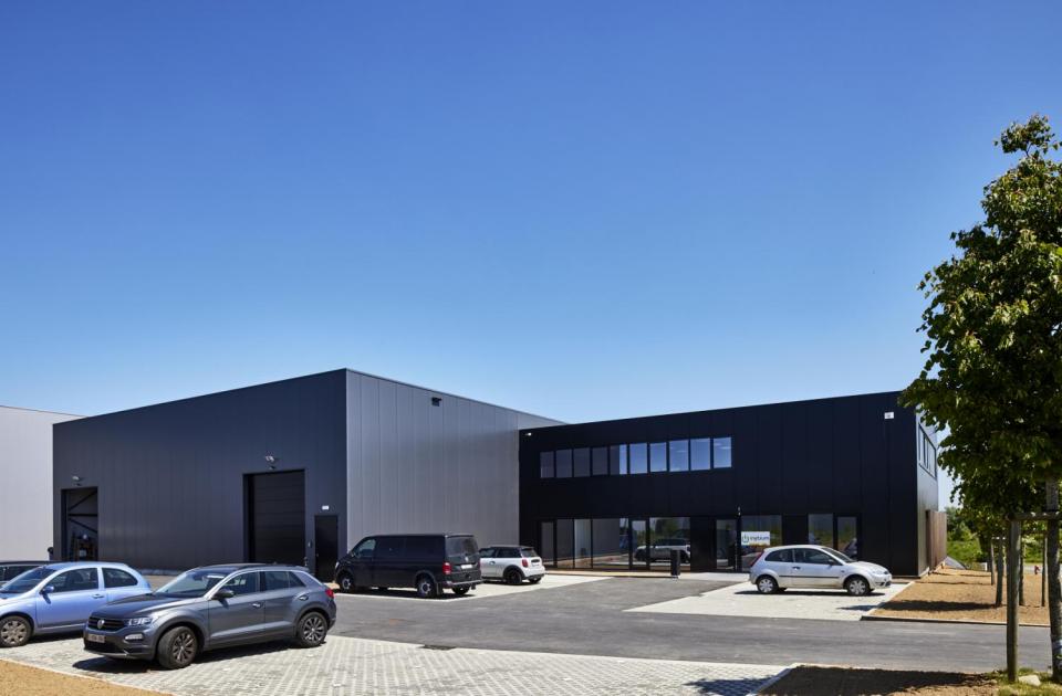 Inytium nijvel - mathieu gijbels - bouwteam - bouwen in bouwteam - industriebouw - kantoorbouw - bedrijfspand - nieuwbouw
