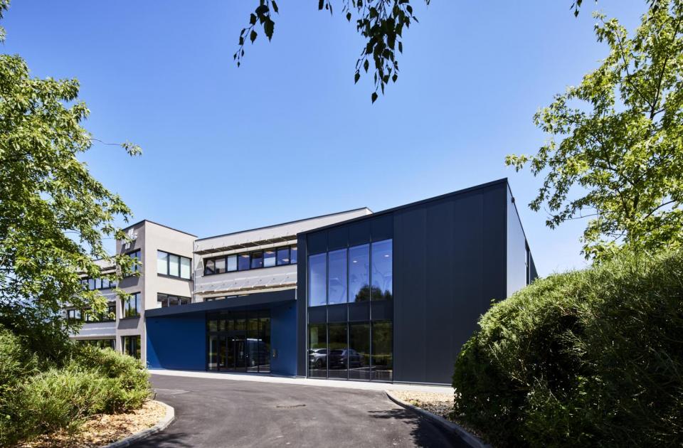 HMS nijvel , industriebouw, bouwbedrijf limburg, kantoorgebouw bouwen, mathieu gijbels, opglabbeek