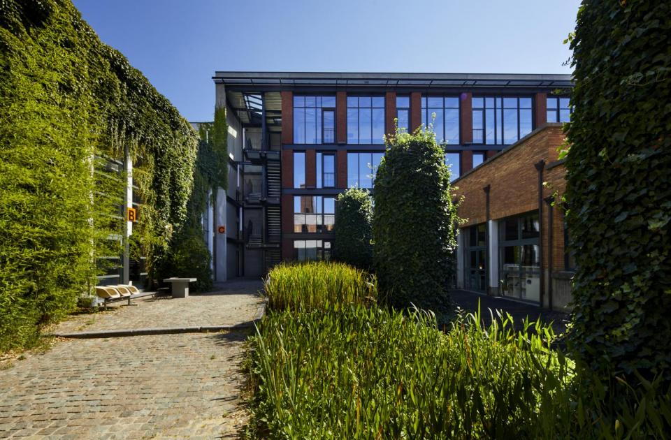 Espace morphosis, vorst , nieuwbouw, betonbouw, bouwbedrijf, mathieu gijbels, limburg, kantoorbouw