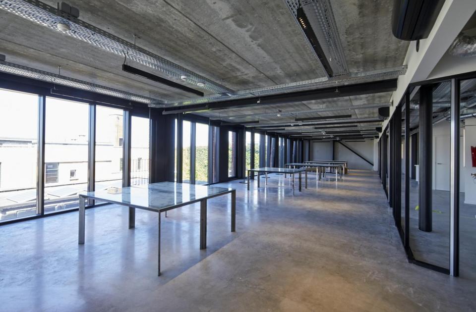 Espace morphosis, vorst , nieuwbouw, betonbouw, bouwbedrijf, mathieu gijbels, limburg, kantoorbouw